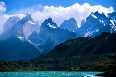 1024px-A_view_towards_Torres_Del_Paine.jpg